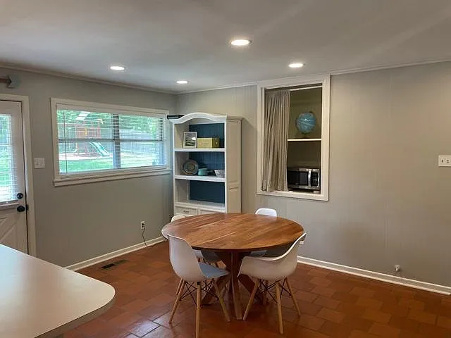 9100 Lark Dr — Photo 8