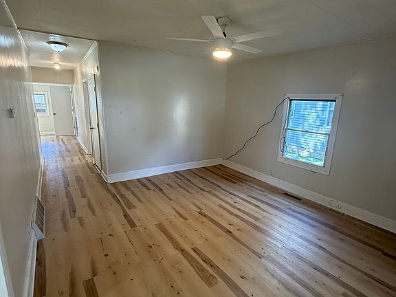 2nd image of 1005 E St