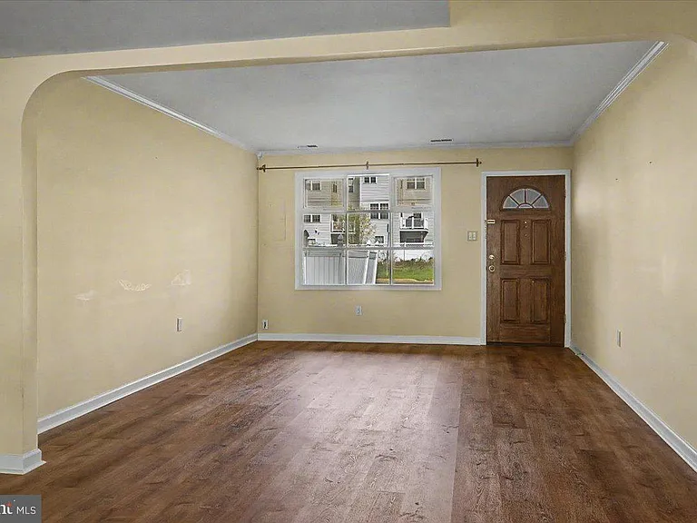 2282 Suzann Dr — Photo 4