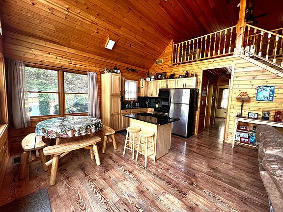 5th image of 19 Lakeshore Dr