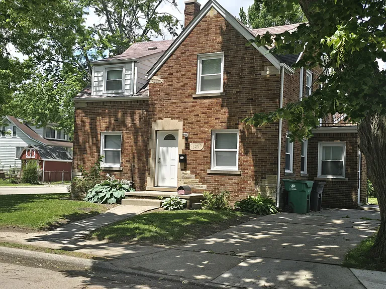 15205 Maplewood Ave — Photo 48