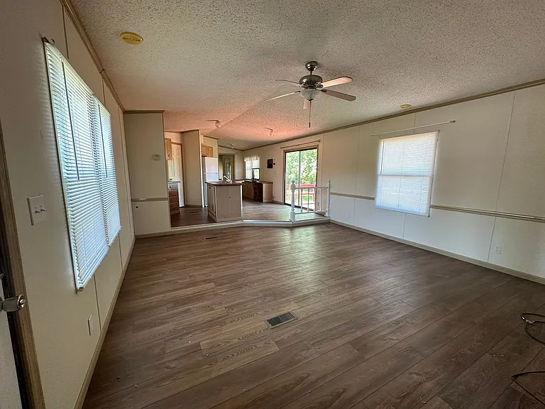 1112 S Broadway Ave — Photo 4