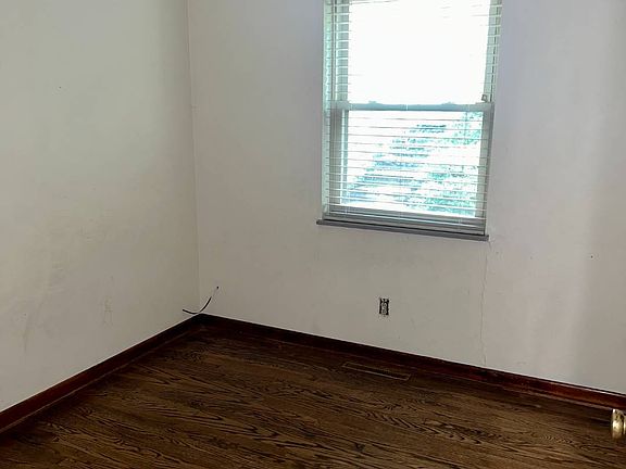 4th image of 1022 Dartmouth Ave