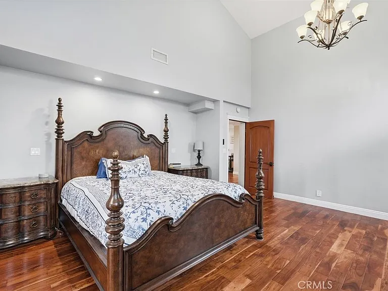 5348 Doris Way — Photo 19