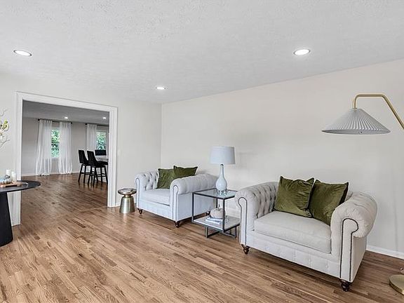 4th image of 1946 Macland Rd SW