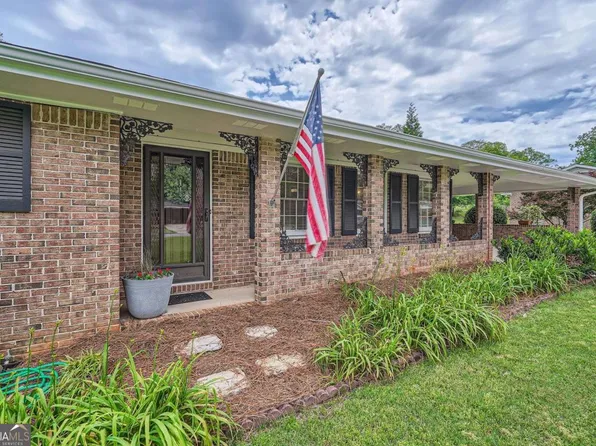 5478 Janice Ln, Stone Mountain, GA 30087