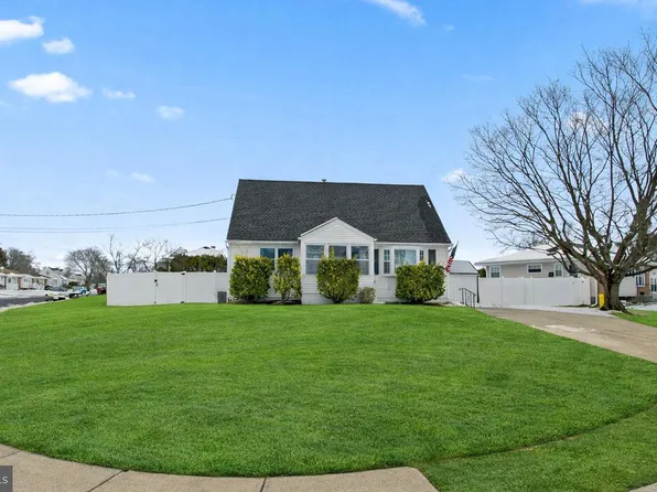 129 Gary Dr, Hamilton, NJ 08690