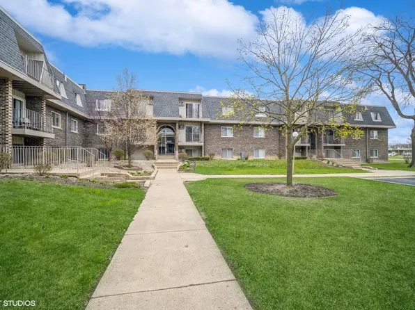 860 Winesap Ct APT 308, Prospect Heights, IL 60070