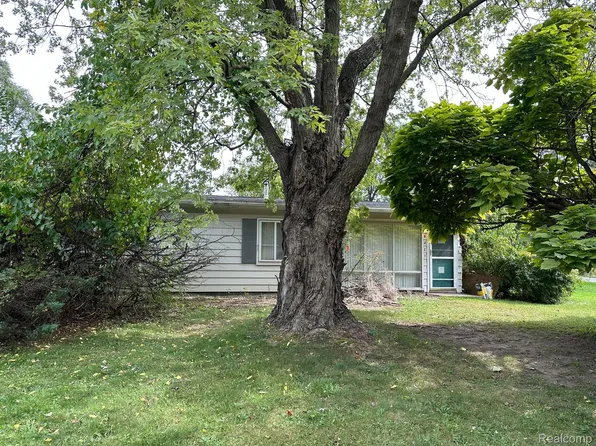 6421 Stephen, Brighton, MI 48116