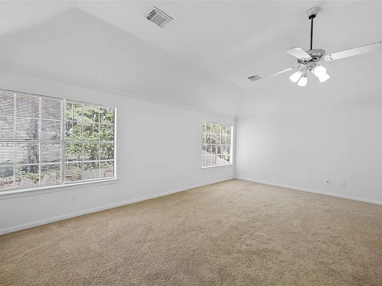 5803 Ancient Oaks Dr — Photo 36