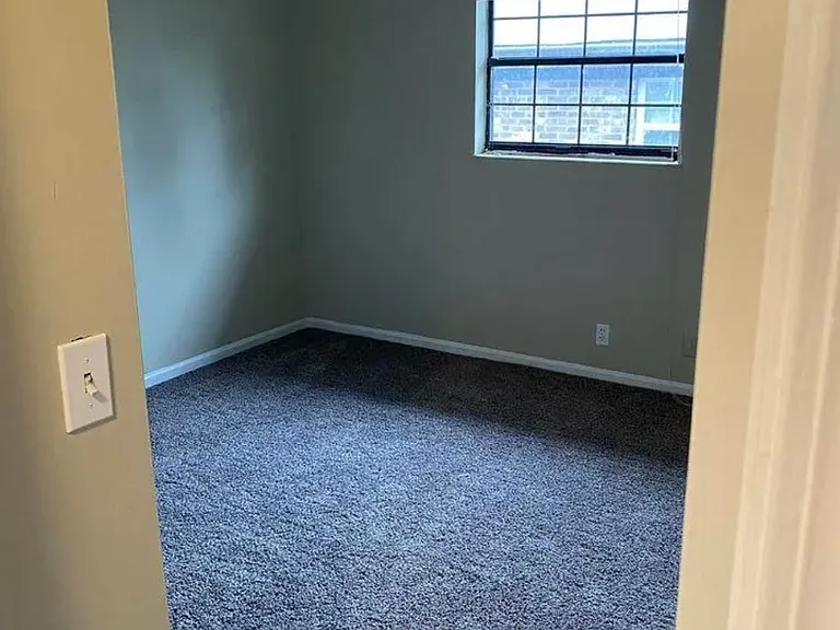 4230 Glen Hill Manor Dr #4 — Photo 4