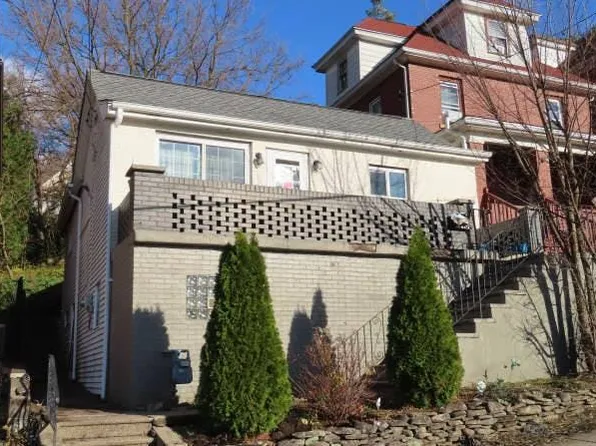 436 Pine St, Ambridge, PA 15003