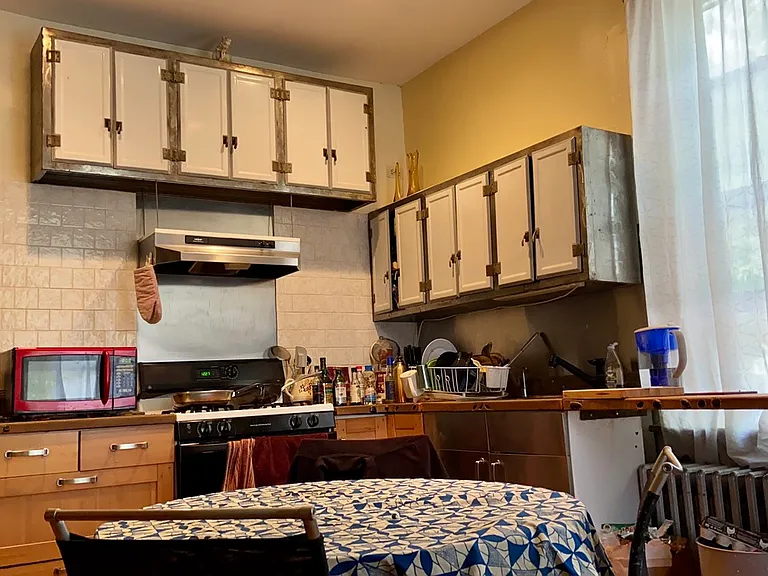 3253 N Troy St #2 — Photo 3
