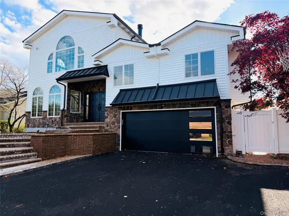 65 Mellow Ln, Jericho, NY 11753