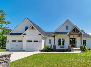 1184 Players Ridge Rd, Hickory, NC 28601