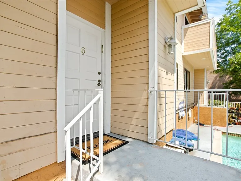 5340 Wilkinson Ave #6 — Photo 1