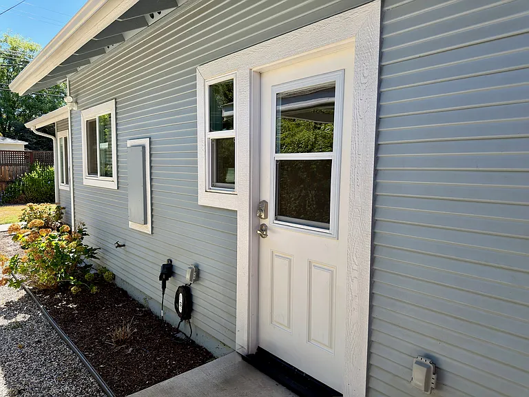 237 Earl Ave — Photo 17