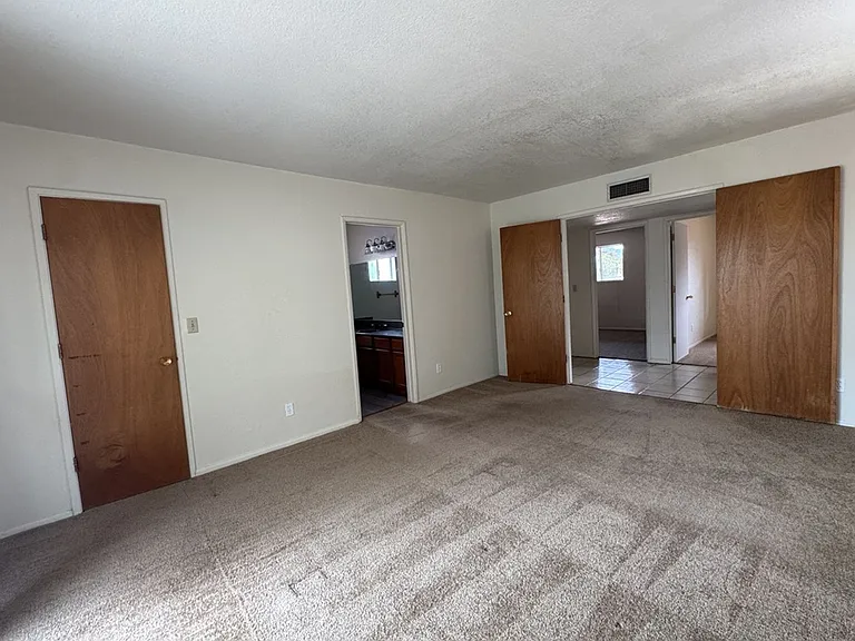 1281 N Catalina Dr — Photo 14