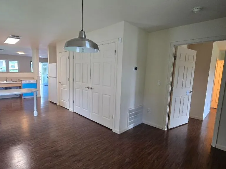 913 Gold St — Photo 10