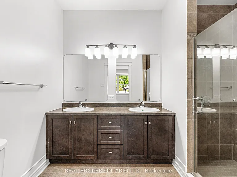 43 Claridge Dr — Photo 16