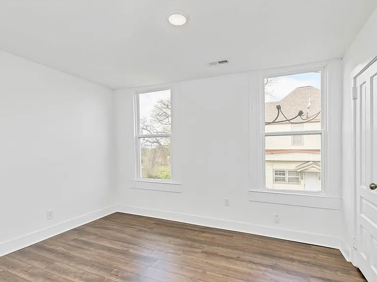 1915 Mccallie Ave — Photo 11