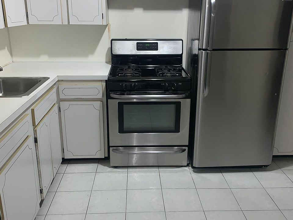 1st image of 1438 E 85th St