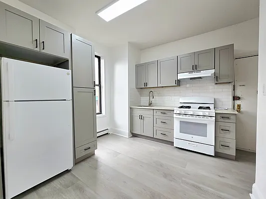 Rented by Voro Purple LLC | media 10