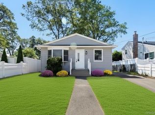 792 Glendale Road, Babylon, NY 11704