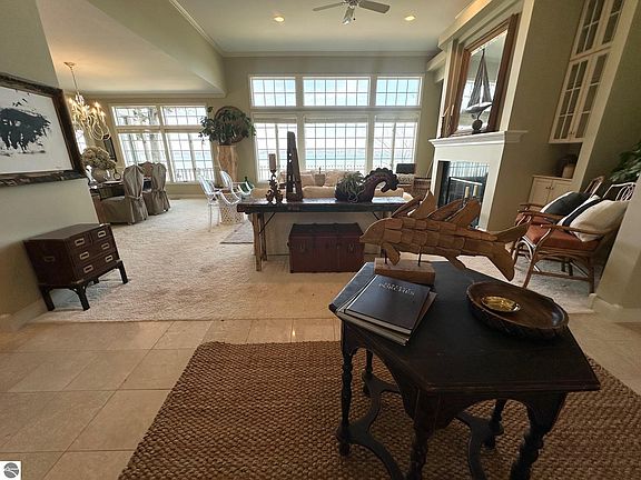 5th image of 8741 Woodridge Dr