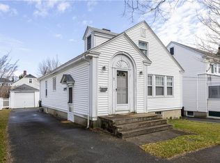 9 Boughton Rd, Newport, RI 02840