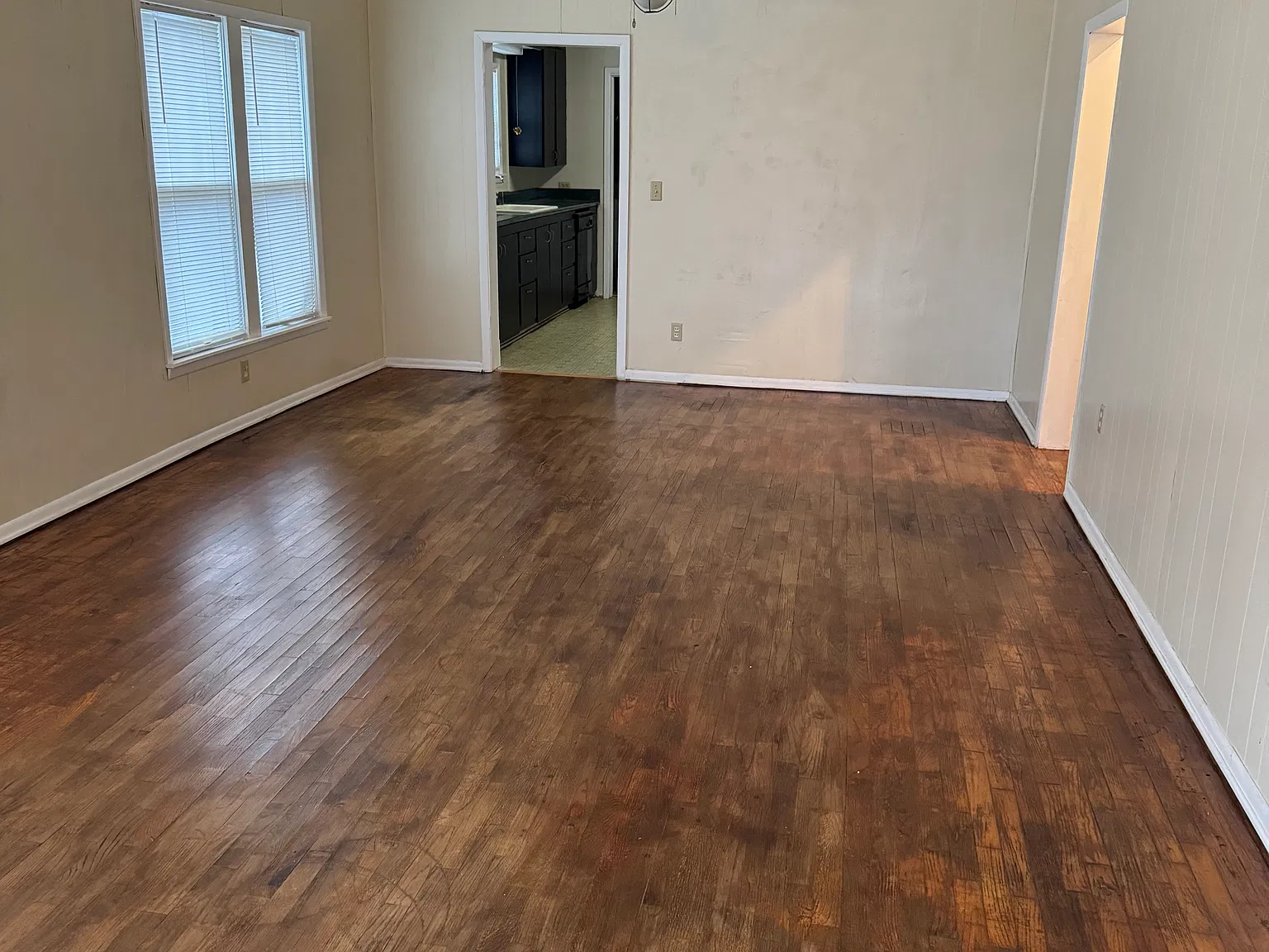 2 bed, 1200 sqft, $950 — Photo 2