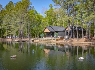 15589 County Line Rd, Belle Haven, VA 23306