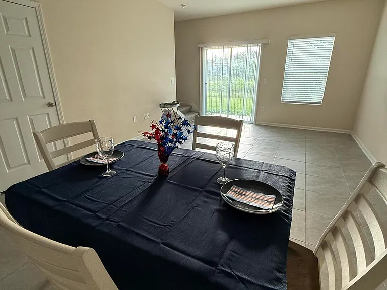 56 Java Ln — Photo 4