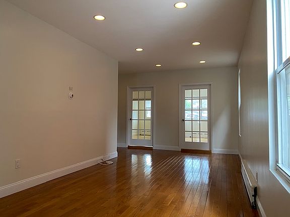 3rd image of 47-16 11th St #2L