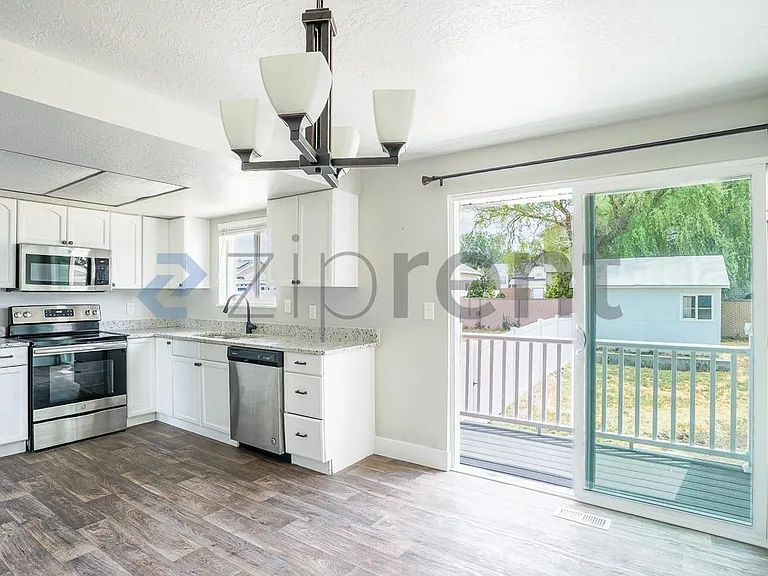 2028 N 630 W #A — Photo 9