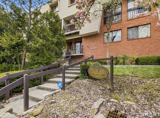 Valley Road, Stamford, CT 06902