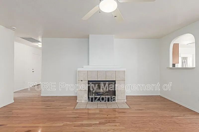 3 bed, 2.0 bath, 1388 sqft, $1,995 — Photo 3