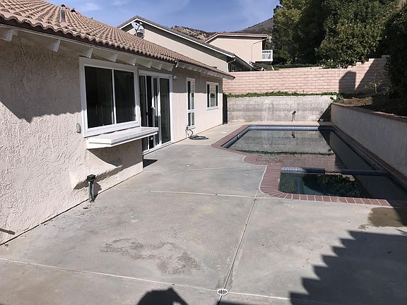 4th image of 28932 Bardell Dr