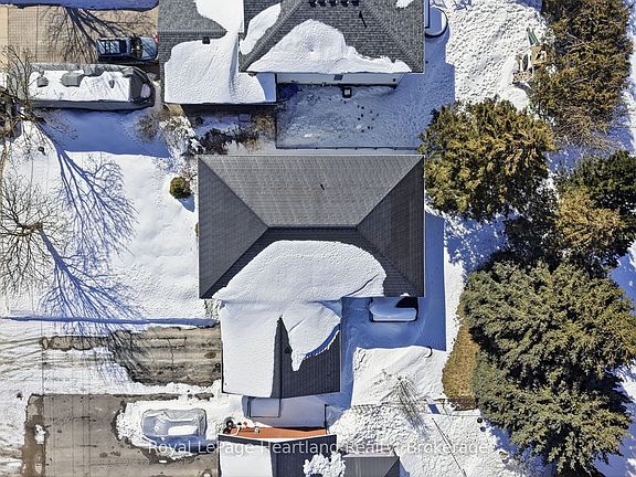 2nd image of 331 Sligo Rd E