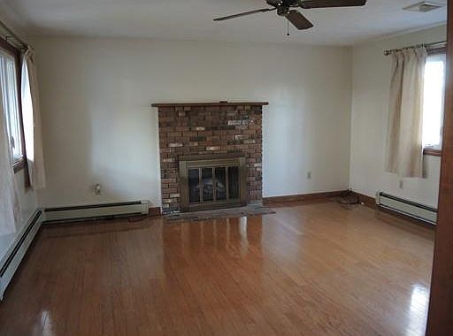 5th image of 423 Central Ave