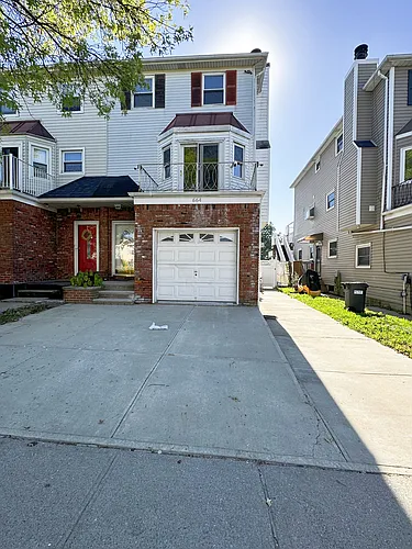 664 Travis Ave #2F Photo 1