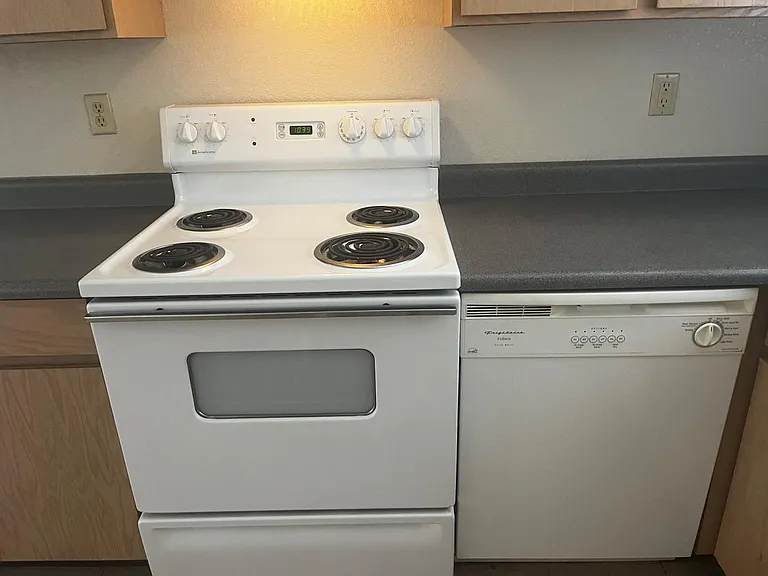 220 N Jones St #4 — Photo 7