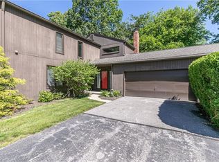 43 Oakshore Dr, Bratenahl, OH 44108