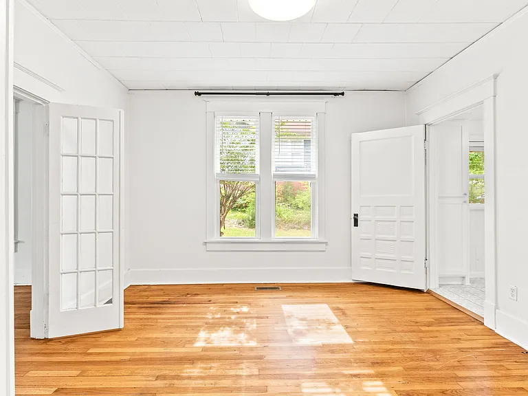 4905 Lee Ave — Photo 22