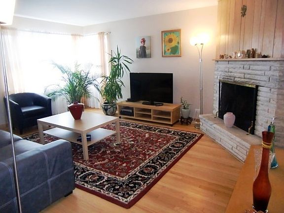 3rd image of 3821 Clarence Ave