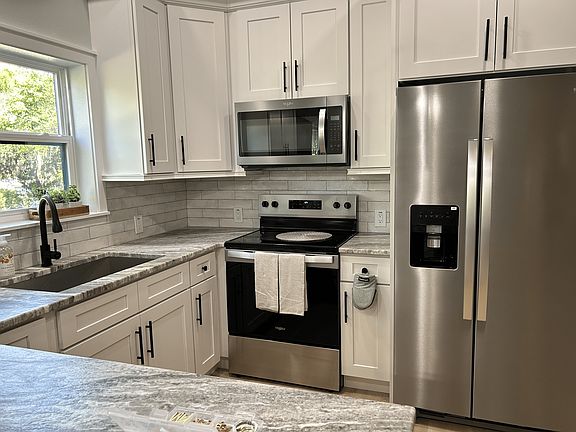 5th image of 209 Cherry Ave