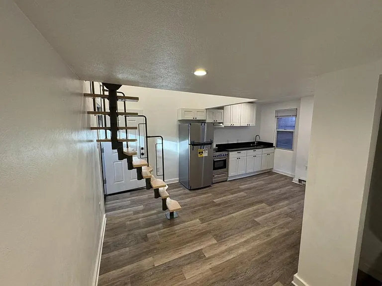 32 Bridge St #3 — Photo 8