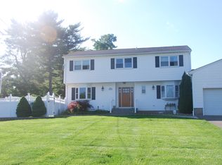 64 Redfern Rd, Eatontown, NJ 07724