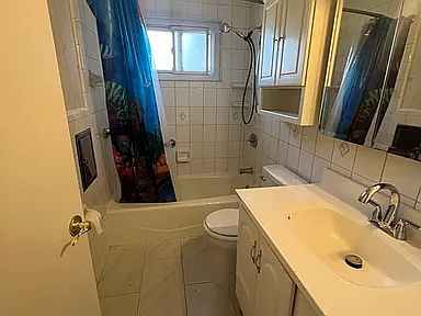 4th image of 18042 Edgefield Dr