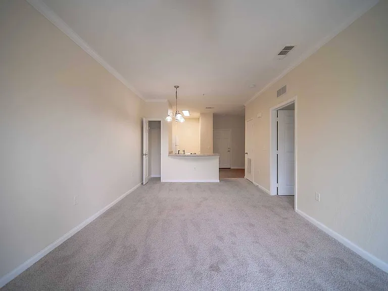 1810 W Cervantes St — Photo 15